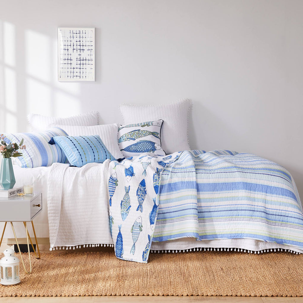 White Full/Queen Quilt S891226