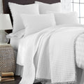 White Full/Queen Quilt S891226