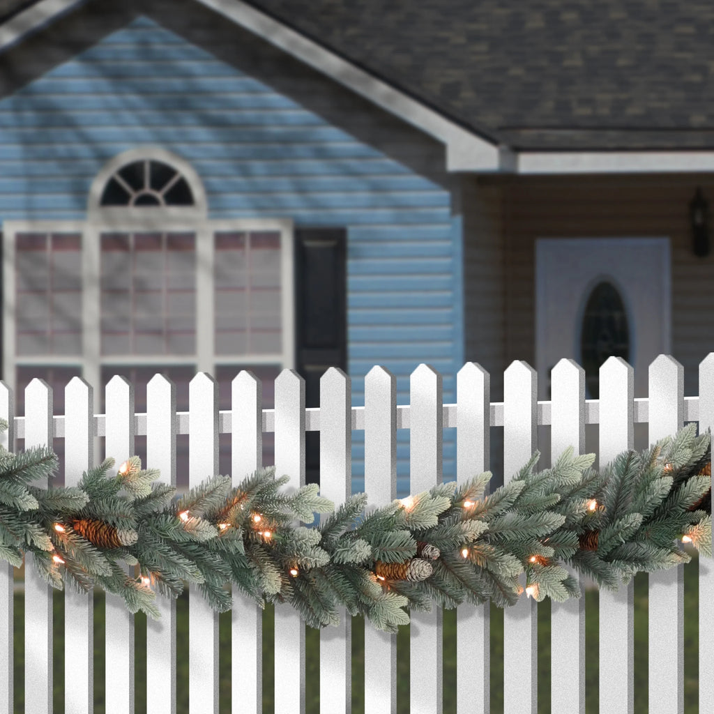 Green Pre-Lit Artificial Christmas Garland, 9 Feet Z11927