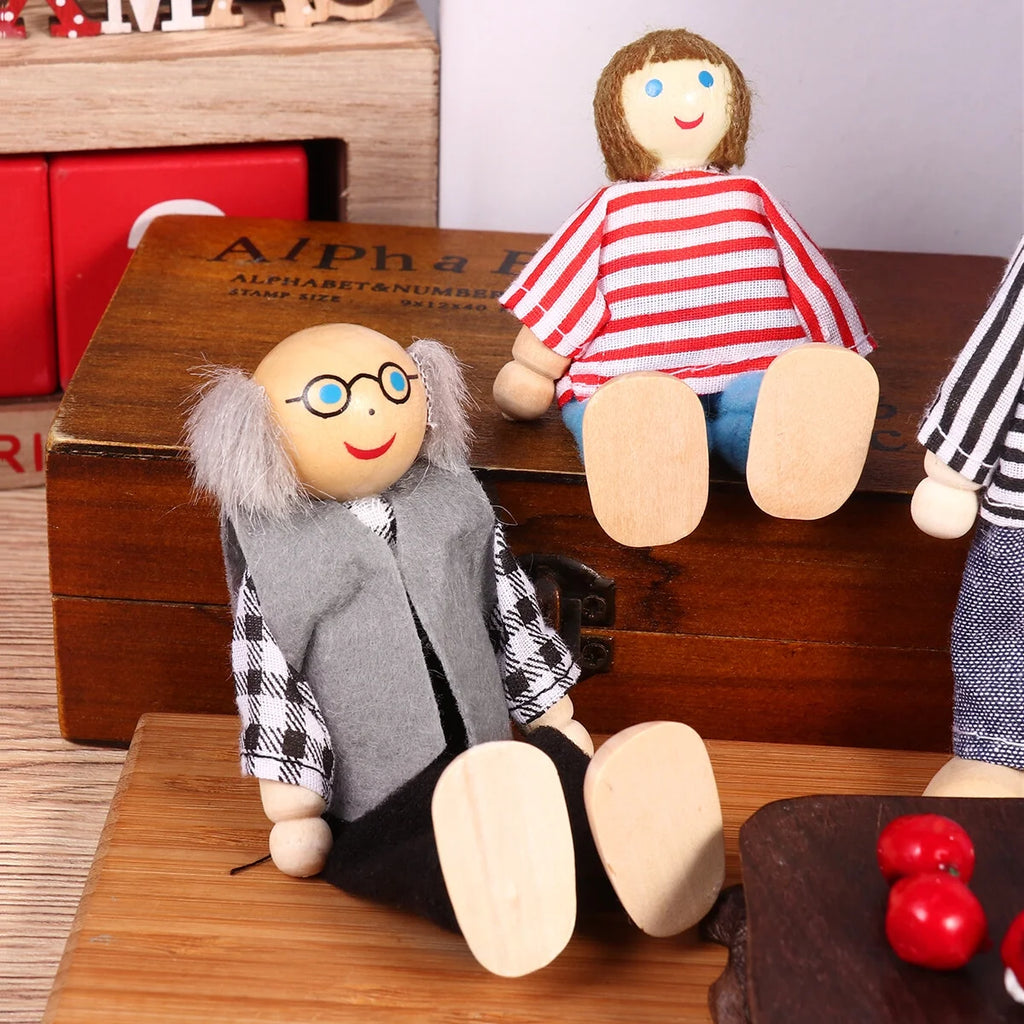 7 Pieces Wooden Dollhouse Family Set Mini People Figures D2368