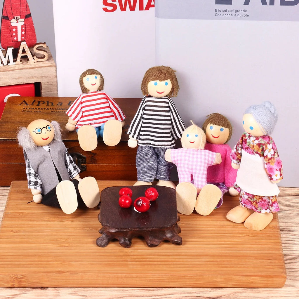 7 Pieces Wooden Dollhouse Family Set Mini People Figures D2368